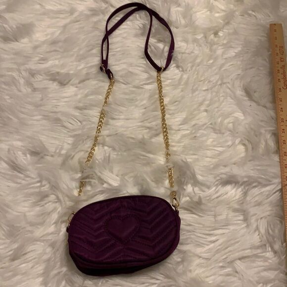 Mini Crossbody purple bag with removable gold chains. - Picture 2 of 5
